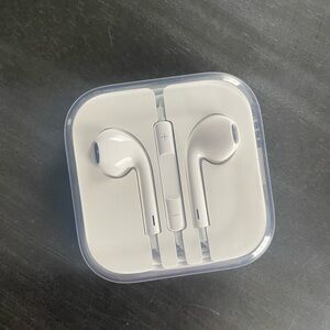 Apple White Earbud Headphones